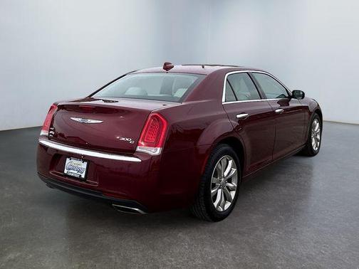 Velvet Red Pearlcoat 2017 Chrysler 300C Base