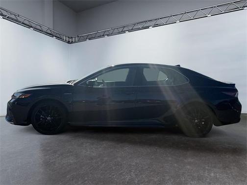 2021 Toyota Camry Hybrid XSE