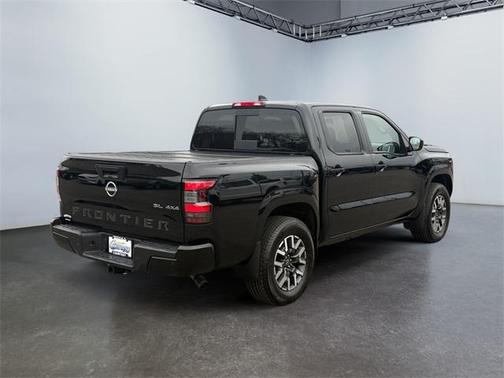 2024 Nissan Frontier SL