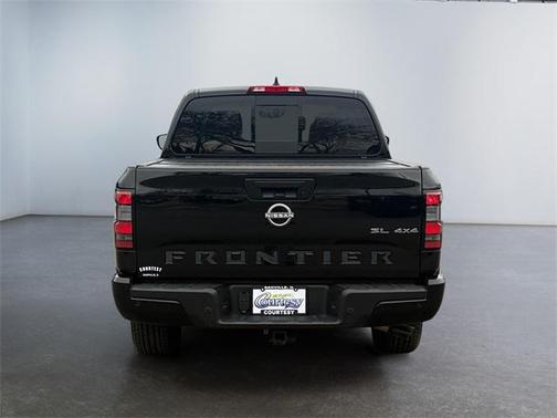 2024 Nissan Frontier SL