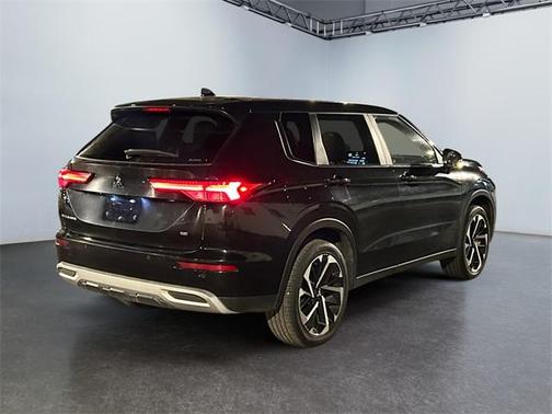 2024 Mitsubishi Outlander SE Black Edition