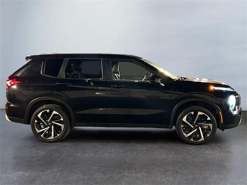 2024 Mitsubishi Outlander SE Black Edition