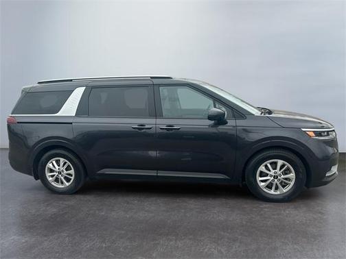 2022 Kia Carnival LX
