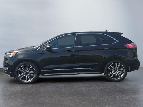 Black 2019 Ford Edge Titanium
