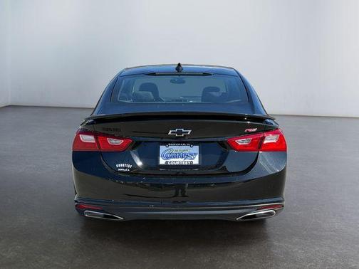 Mosaic Black Metallic 2022 Chevrolet Malibu RS