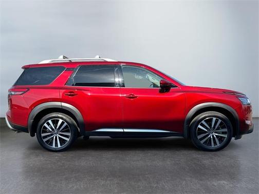 2024 Nissan Pathfinder Platinum