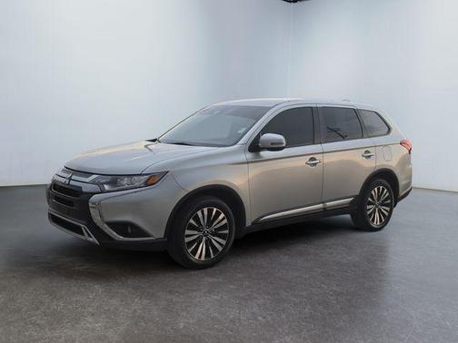 2020 Mitsubishi Outlander 