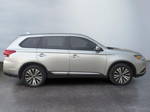 2020 Mitsubishi Outlander 