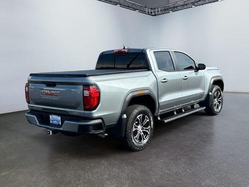 2025 GMC Canyon AT4