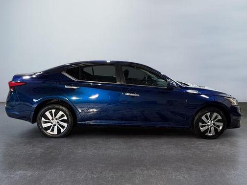 Gray 2019 Nissan Altima 2.5 S