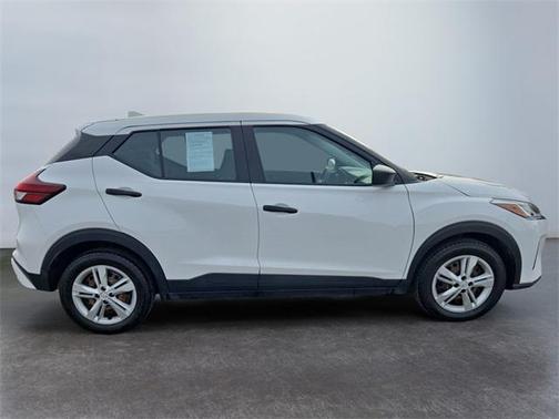 2022 Nissan Kicks S
