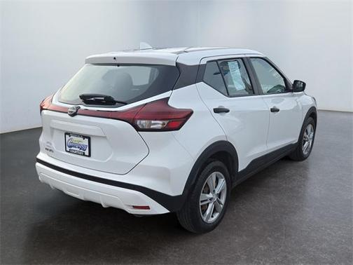 2022 Nissan Kicks S