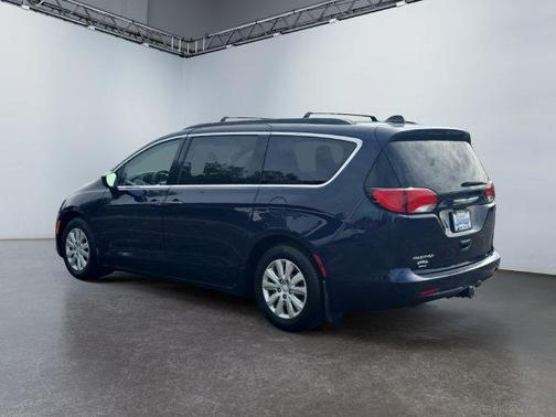 Jazz Blue Pearlcoat 2018 Chrysler Pacifica L