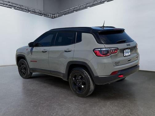 Sting Gray Clearcoat 2024 Jeep Compass Trailhawk