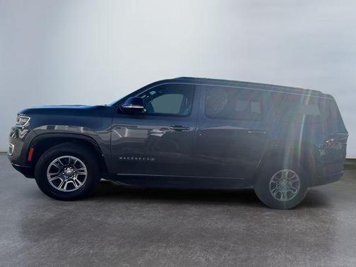 2023 Jeep Wagoneer Base