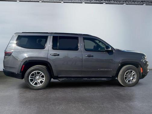 2023 Jeep Wagoneer Base