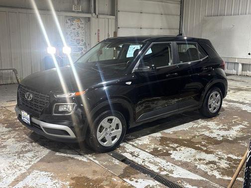 2020 Hyundai VENUE SE