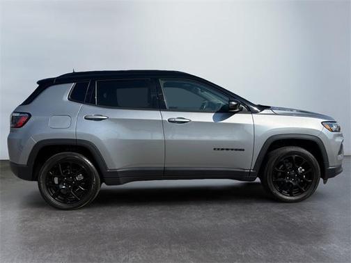 2022 Jeep Compass Altitude