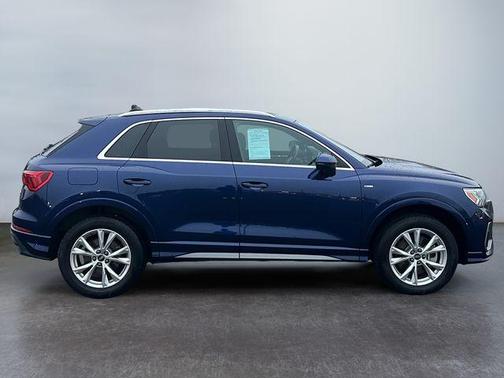2023 Audi Q3 45 S line Premium