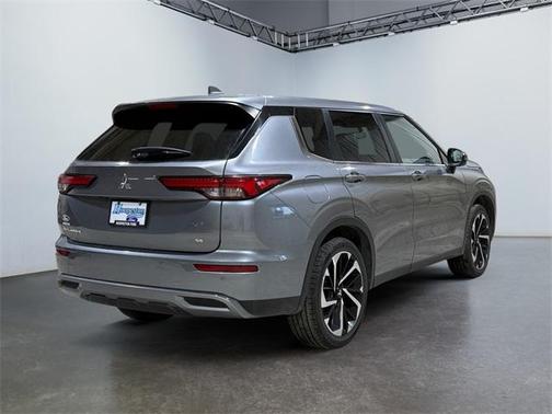 2023 Mitsubishi Outlander SE