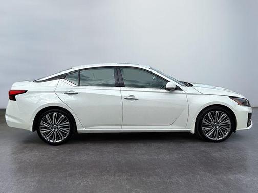 2024 Nissan Altima 2.5 SL