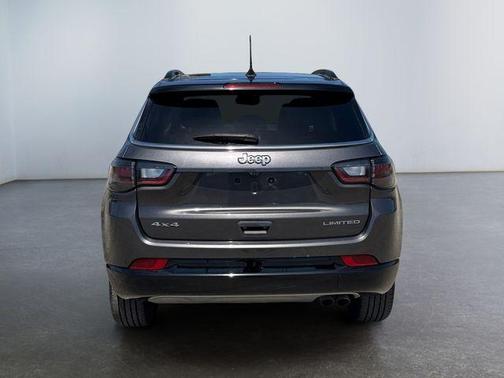Granite Crystal Clearcoat Metallic 2022 Jeep Compass Limited