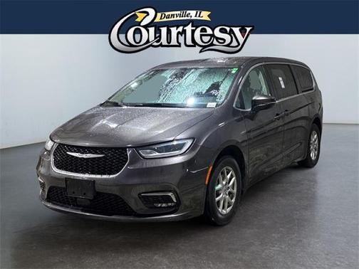 2023 Chrysler Pacifica Touring-L