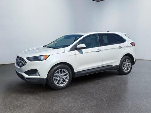 White Metallic 2024 Ford Edge SEL