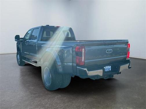 2025 Ford F-350 Lariat Super Duty