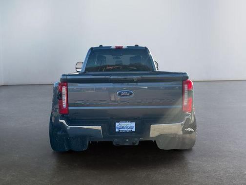 2025 Ford F-350 Lariat Super Duty