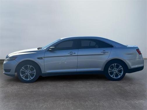 2017 Ford Taurus SE