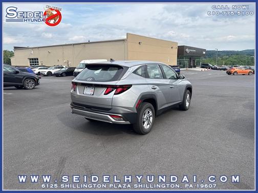 Shimmering Silver 2026 Hyundai TUCSON SE