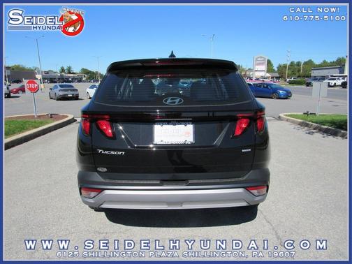 Phantom Black 2026 Hyundai TUCSON SE