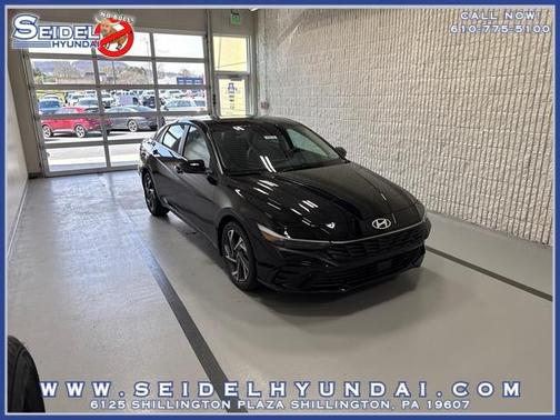 Abyss Black 2026 Hyundai ELANTRA Limited