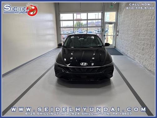 Abyss Black 2026 Hyundai ELANTRA Limited