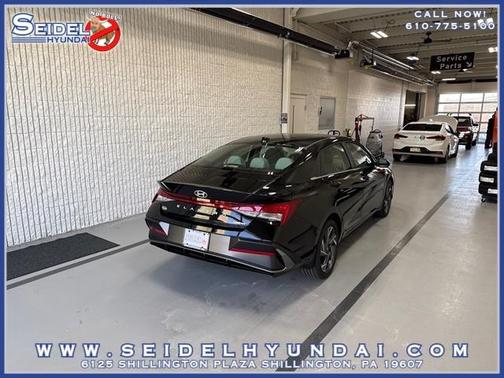 Abyss Black 2026 Hyundai ELANTRA Limited