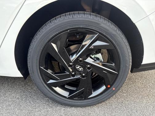 2026 Hyundai ELANTRA Sport