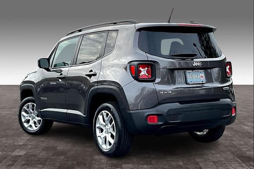 Granite Crystal Metallic Clearcoat 2016 Jeep Renegade Latitude