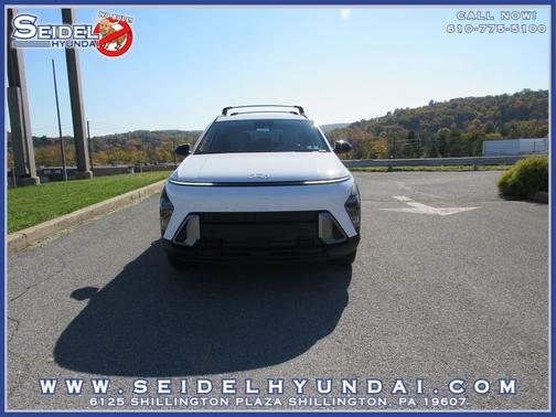 Atlas White 2027 Hyundai KONA SEL Sport