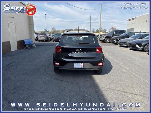 Onyx Black 2026 Hyundai VENUE SEL