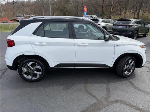 2023 Hyundai VENUE Limited