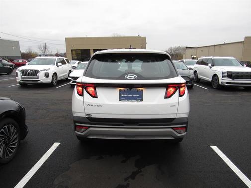 2025 Hyundai TUCSON SE