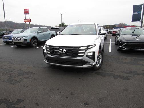2025 Hyundai TUCSON SE
