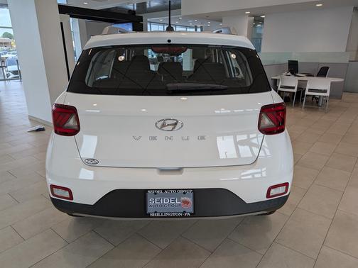 2025 Hyundai VENUE SEL