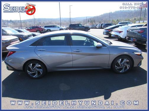 2024 Hyundai ELANTRA Limited