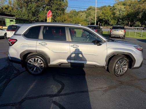 Ice Silver Metallic 2025 Subaru Forester Touring