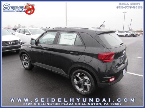Onyx Black 2026 Hyundai VENUE SEL