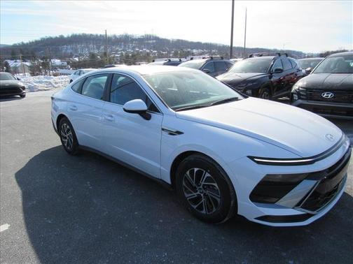 2026 Hyundai SONATA Hybrid SE