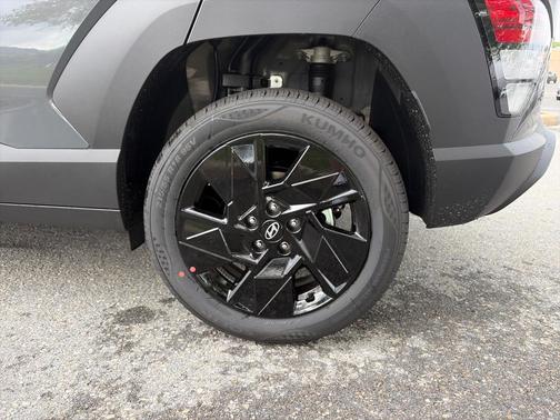 Ecotronic Gray Pearl 2027 Hyundai KONA SEL Sport