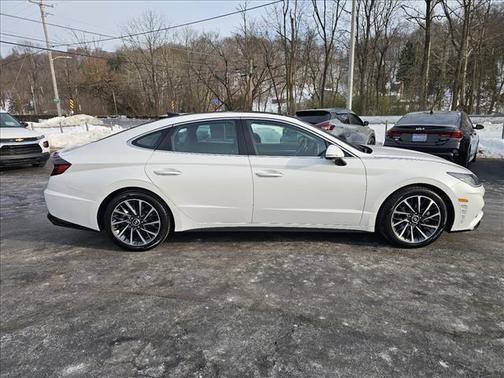 2022 Hyundai SONATA Limited